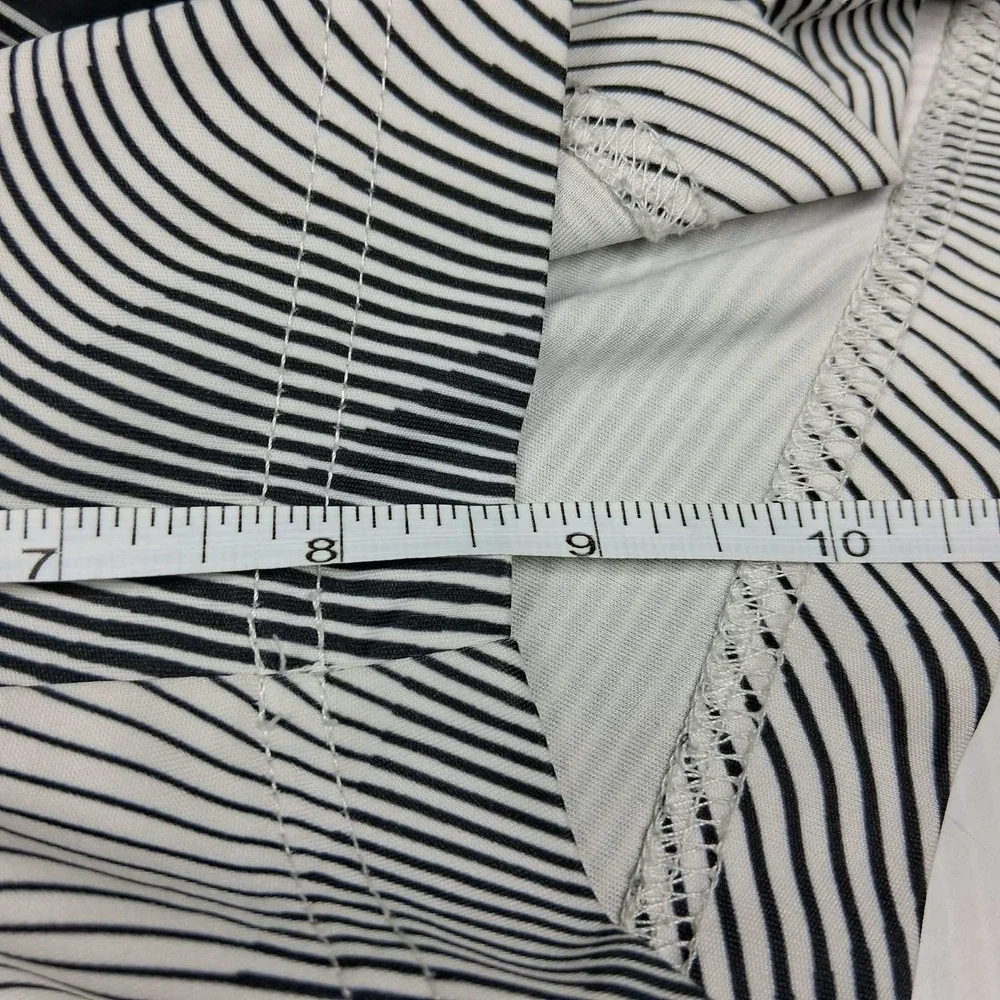 Nike‎ Dri-FIT Basketball Shorts Mens Small Black White Wave Optical Illusion Art
